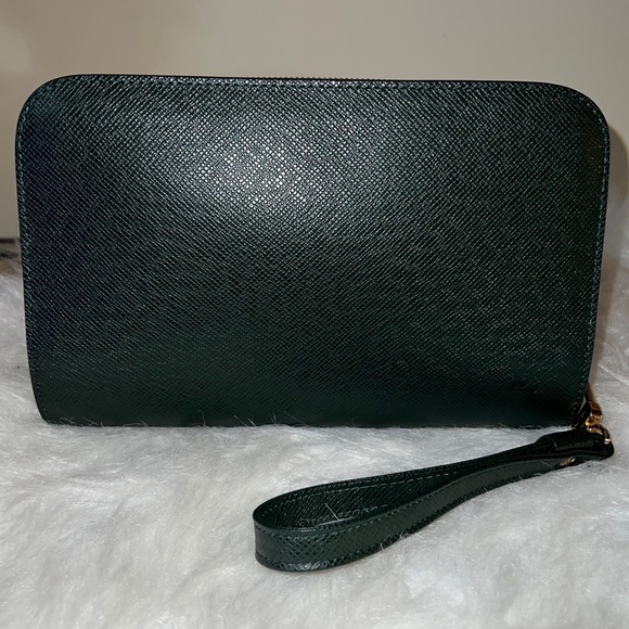 Louis Vuitton Orsay Green Taiga - Picture 3 of 17